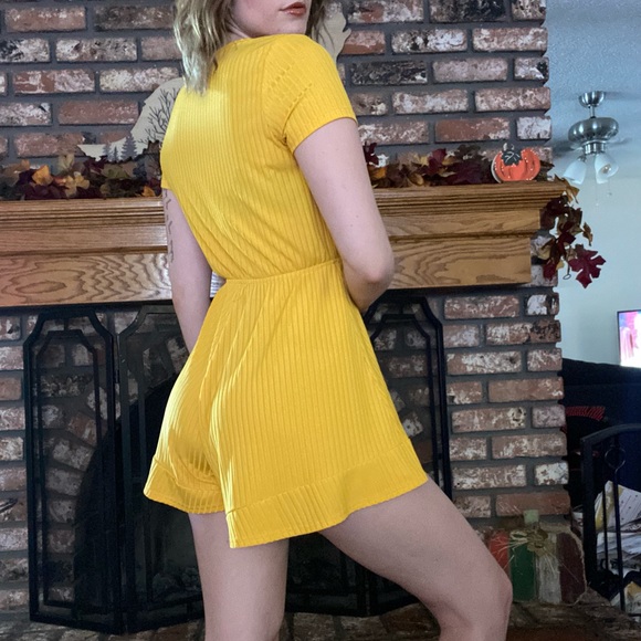 Yellow romper by SHEIN size S - Picture 5 of 6